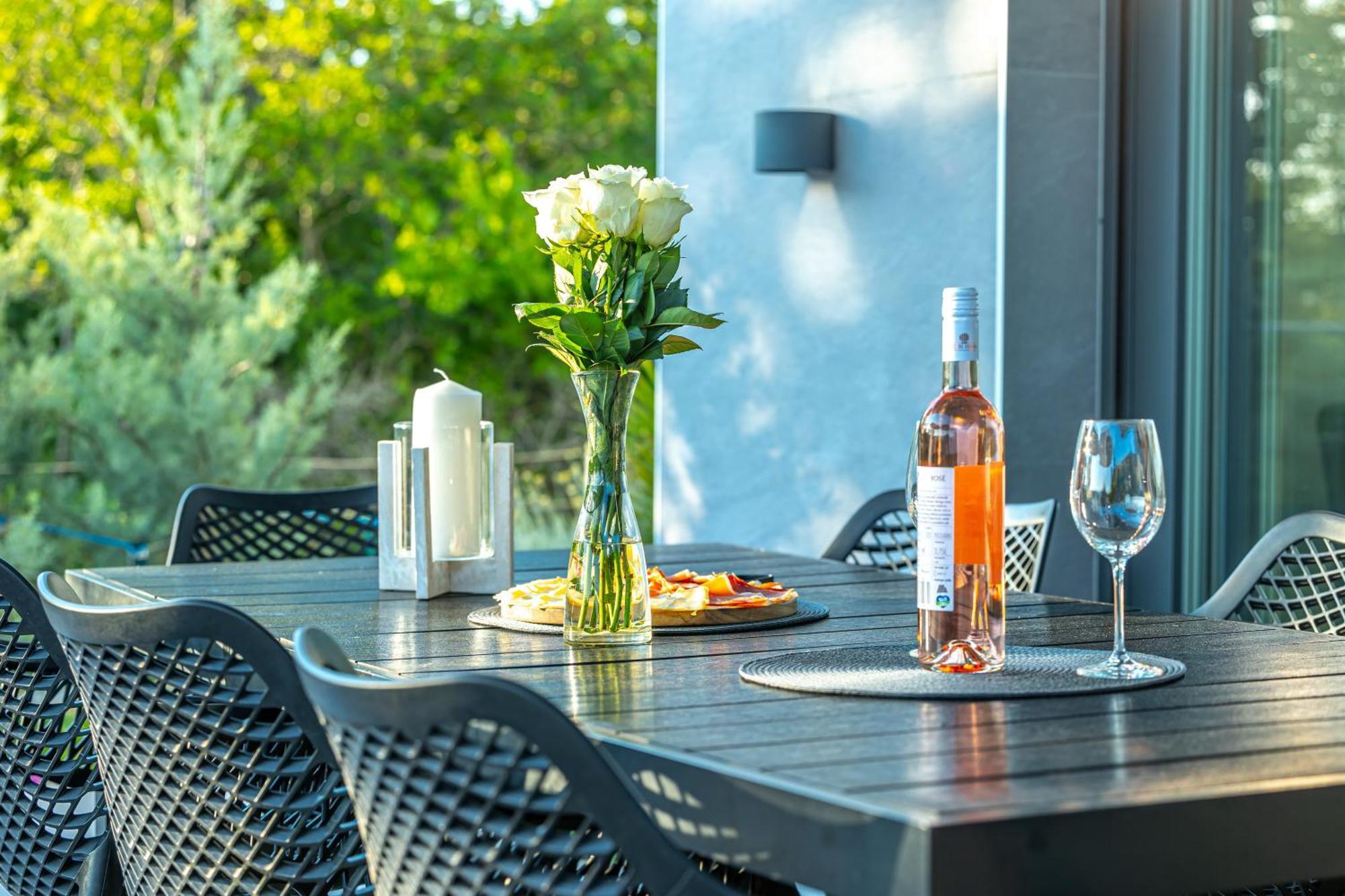 Luxury Villas White Sails Pinezići Eksteriør bilde
